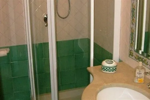 Le Ghiande 4* Позитано